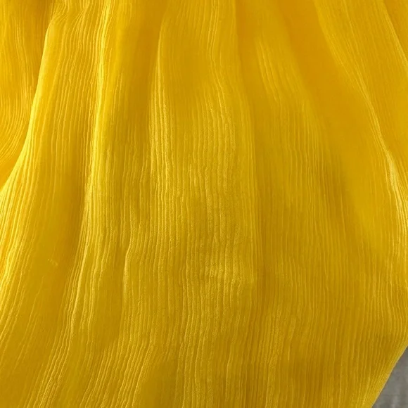 Chloe girls gauzy crimped silk dress in  yellow. Size 8 - Picture 4 of 5